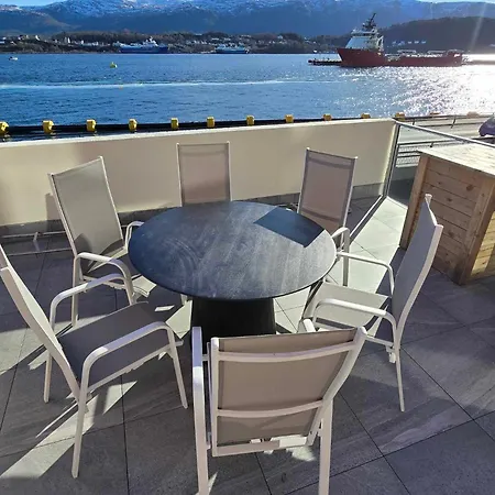 Oceanview Aalesund Apartment